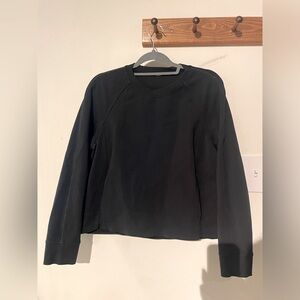 Lululemon women’s technical crew sweatshirt women’s size 10. Fits like a M.